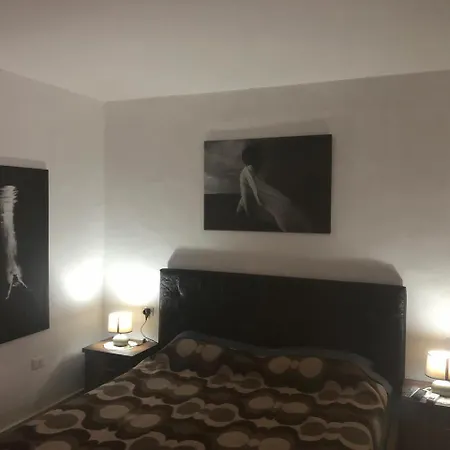 Appartement Entire Flat To Chill In Tirana