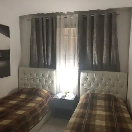 Entire Flat To Chill In 地拉那