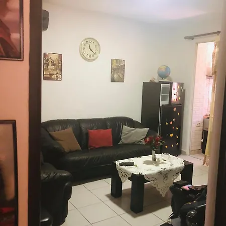 Your Space Flat, No Sharing Apartment *