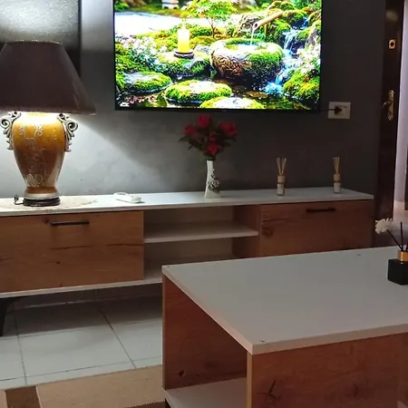 Lejlighed Entire Flat To Chill-inn Tirana
