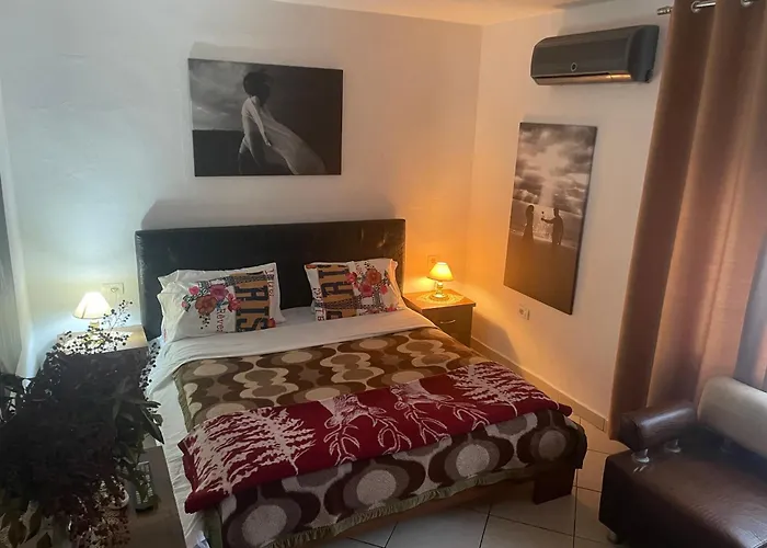 Entire Flat To Chill In * ティラナ